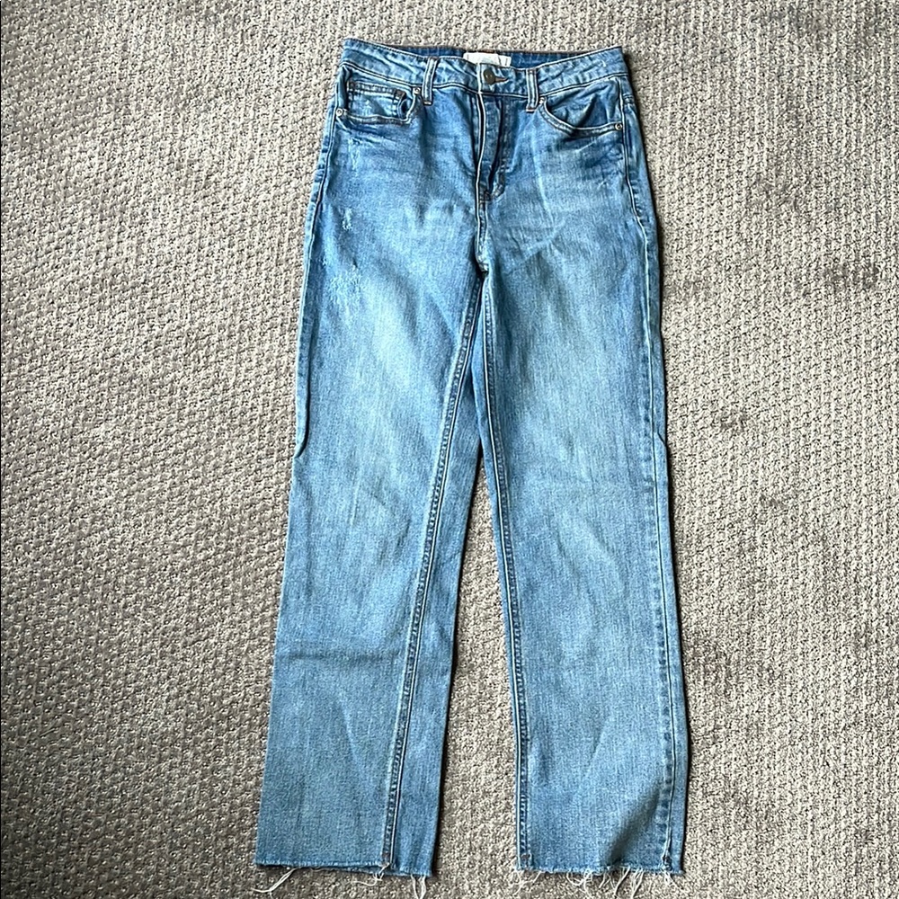Blue Straight Leg Jeans with Classic Style